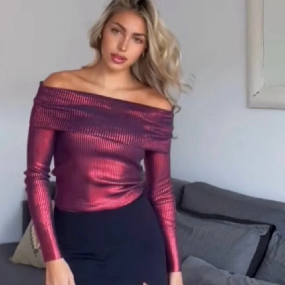 NEW ZARA XS Off the Shoulder Red Metallic Knit Foil Stretch Top NEW WITH TAG - Picture 3 of 15